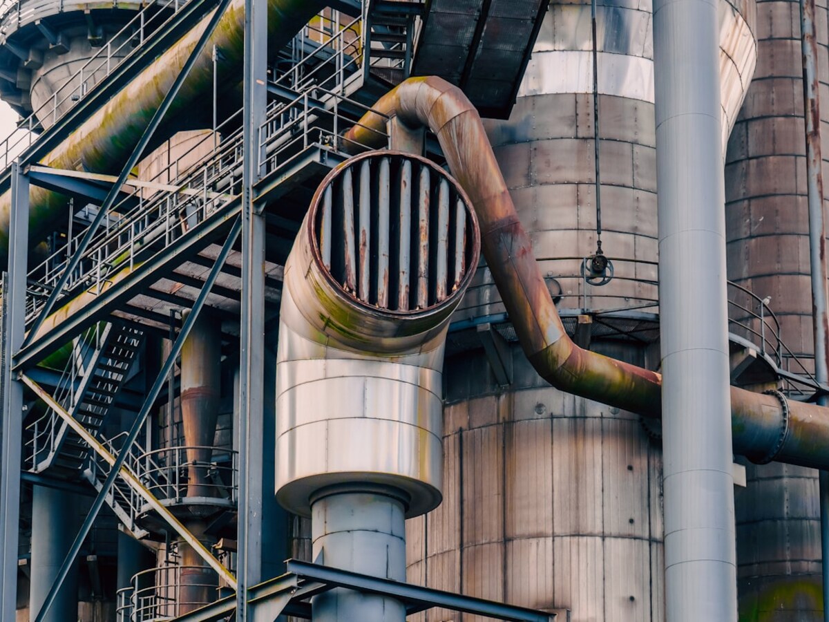 Metallkonstruksjoner og industrielt utstyr